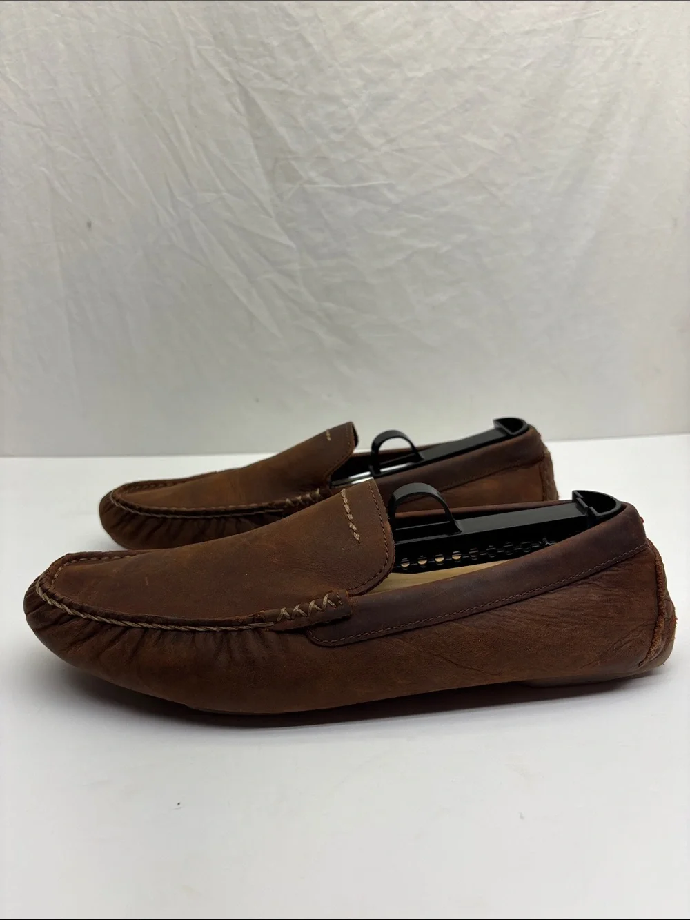 UGG Men's Brown Leather Slip-On Driving Moccasins, SZ 9.5, box 19
